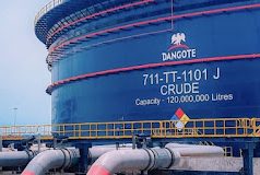 Nigeria Weighs Crude Supply Reforms to Boost Dangote, Local Refiners